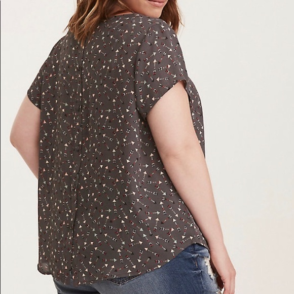 Torrid blouse with button down back - Picture 2 of 5